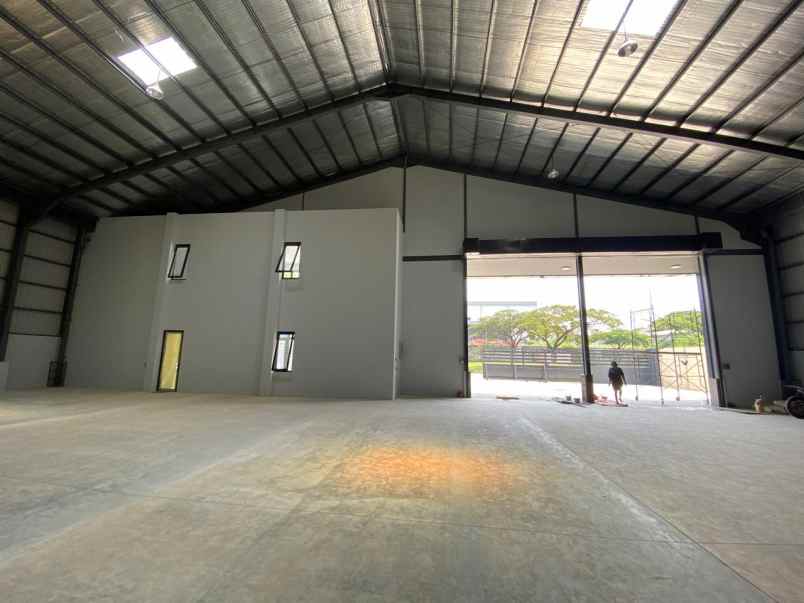disewakan ruko gudang kantor delta silicon lippo cikarang