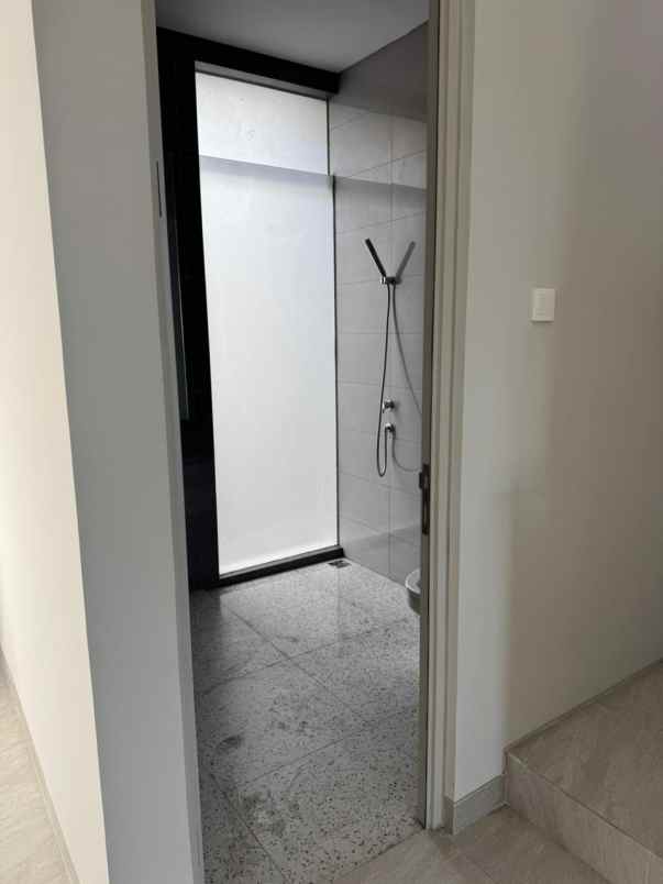 disewakan ruko gudang kantor pakuwon city beverly