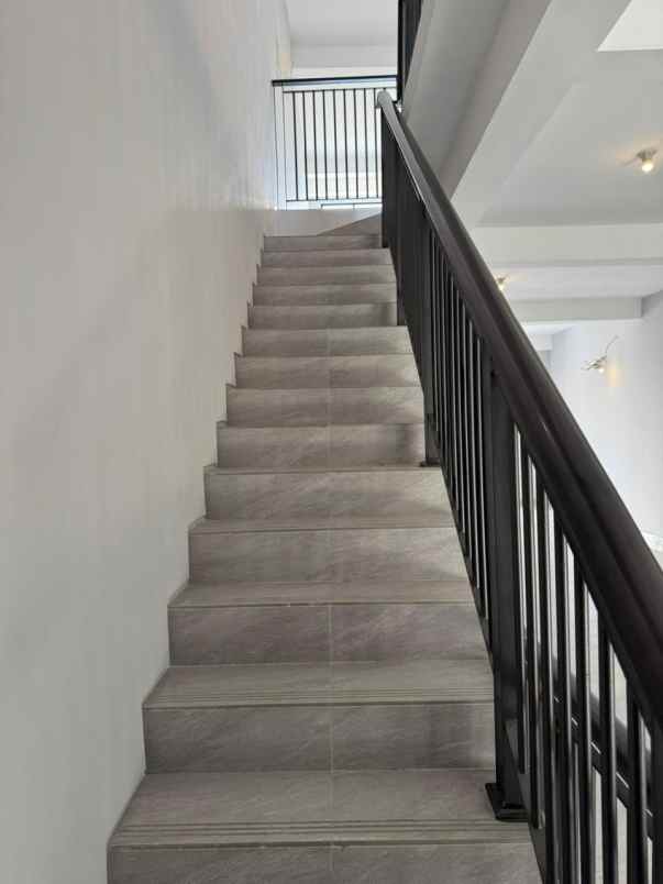 disewakan ruko gudang kantor pakuwon city beverly