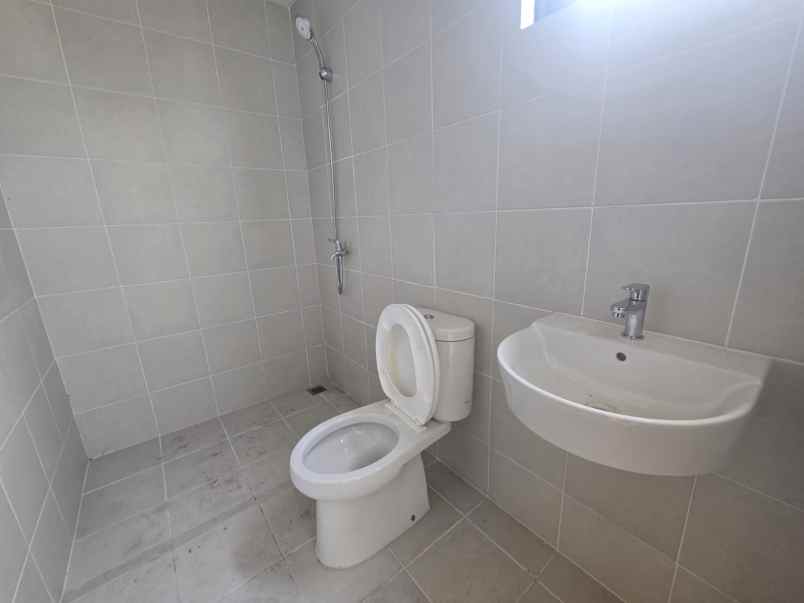 disewakan ruko gudang kantor ruko collins 2 maison de