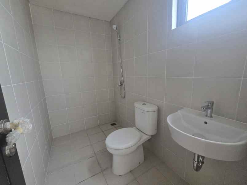 disewakan ruko gudang kantor ruko collins 2 maison de