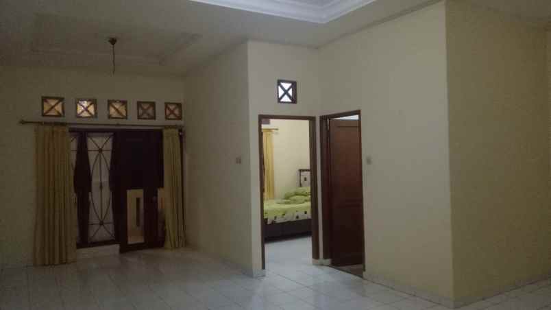 disewakan rumah cirendeu