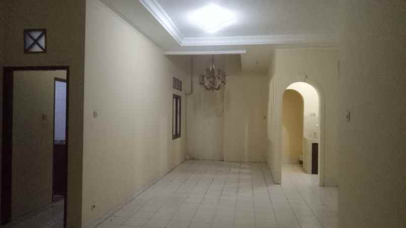 disewakan rumah cirendeu