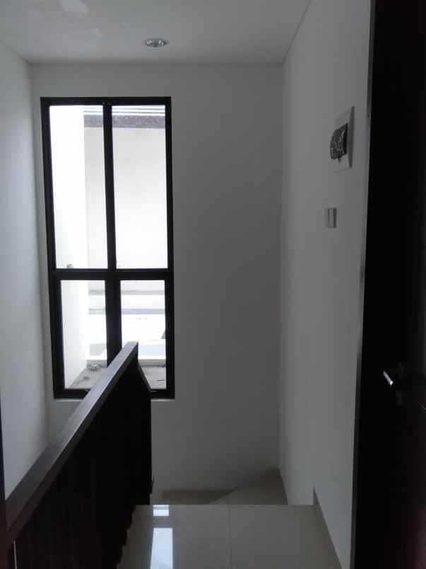 disewakan rumah cluster mahakam jgc