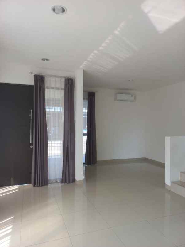 disewakan rumah cluster mahakam jgc