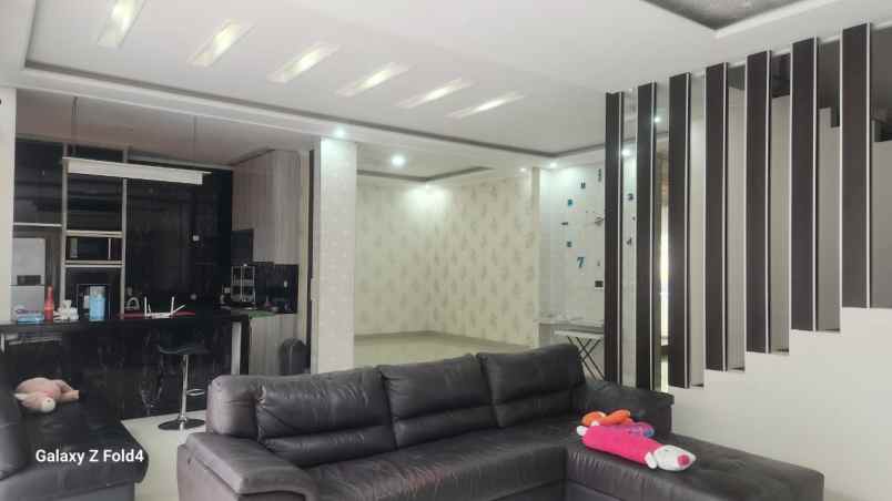 disewakan rumah cluster palm spring jgc