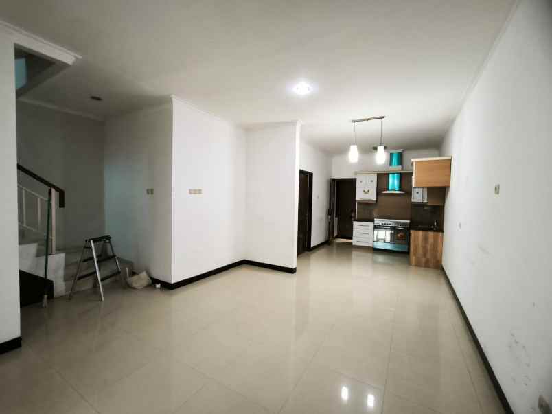 disewakan rumah cluster valeria metland