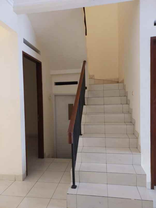 disewakan rumah harapan indah