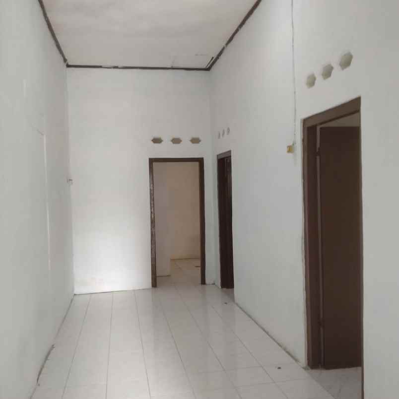 disewakan rumah jl pisangan baru tengah 2