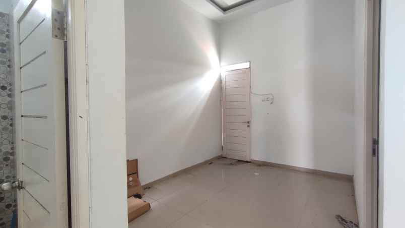 disewakan rumah jl ujung pandang 1