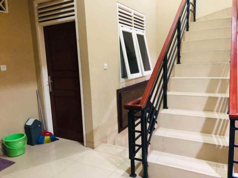 disewakan rumah kemang