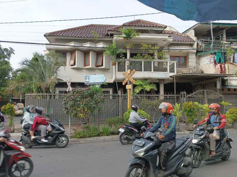 disewakan rumah ketintang