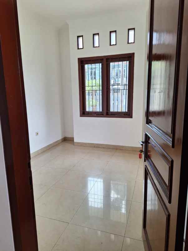 disewakan rumah mampang prapatan