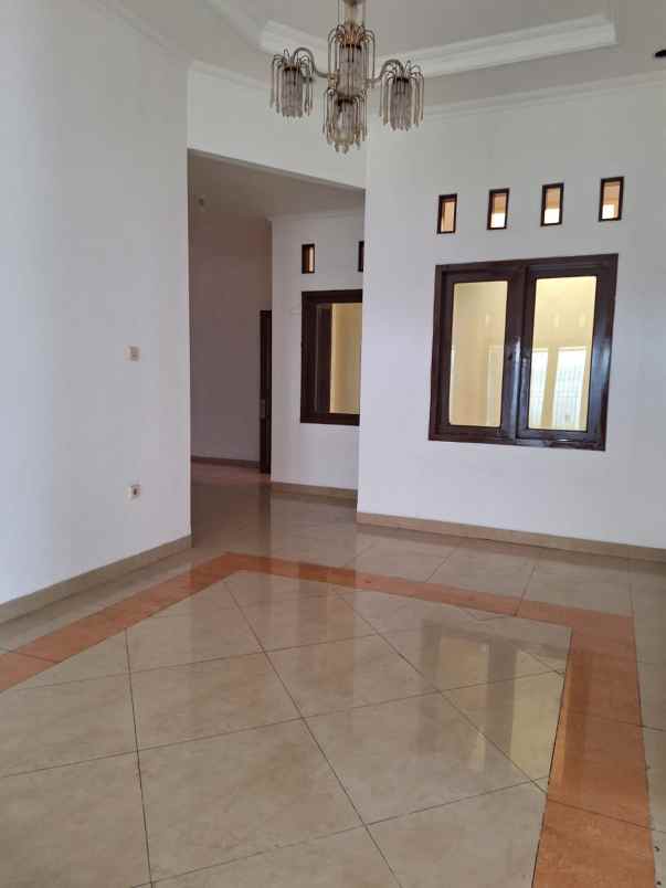 disewakan rumah mampang prapatan