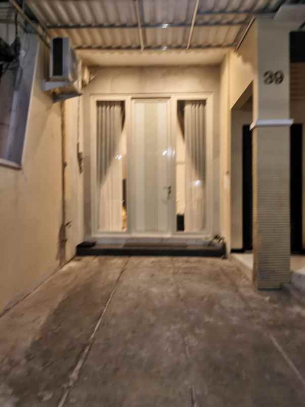 disewakan rumah manyar jaya