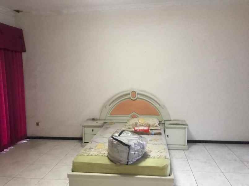 disewakan rumah manyar kertoadi