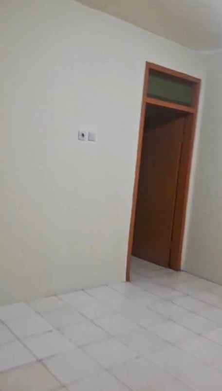 disewakan rumah menceng