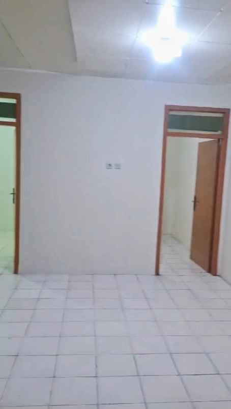 disewakan rumah menceng