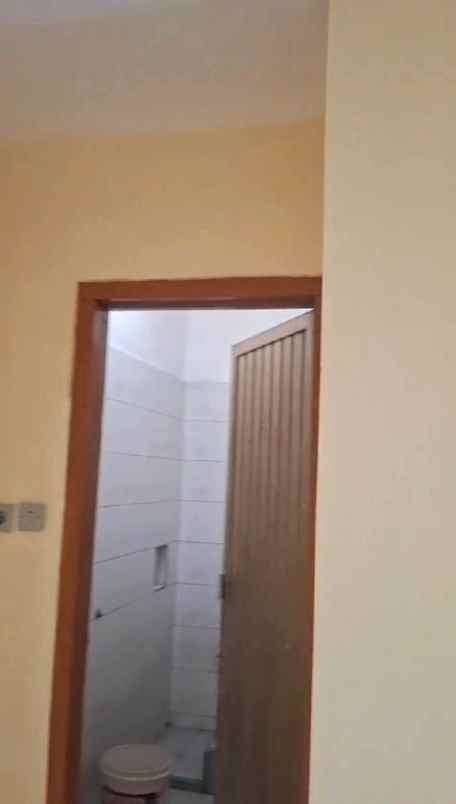 disewakan rumah menceng