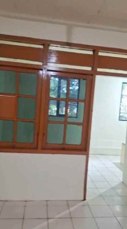 disewakan rumah menceng