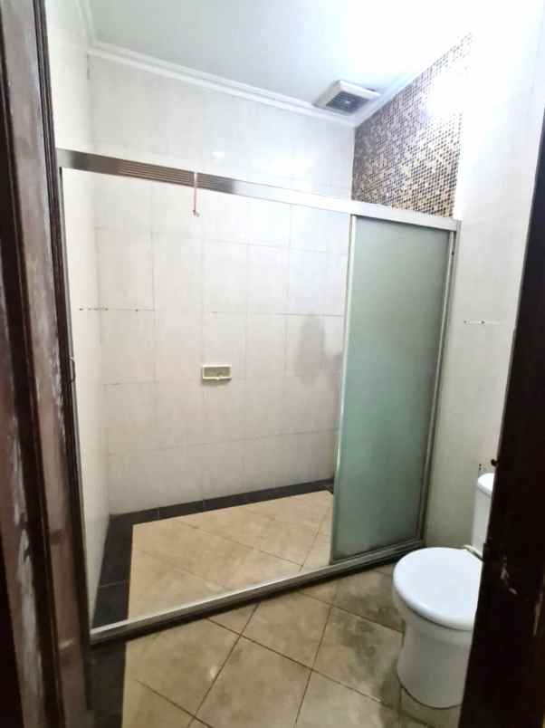 disewakan rumah perumahan metland menteng