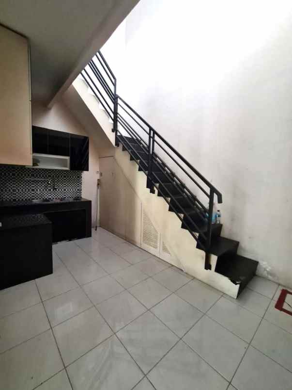 disewakan rumah perumahan metland menteng