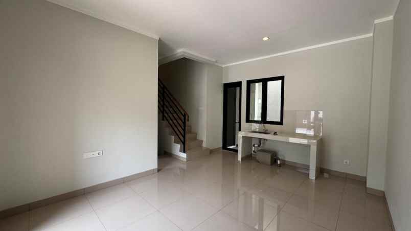 disewakan rumah summarecon crown gading