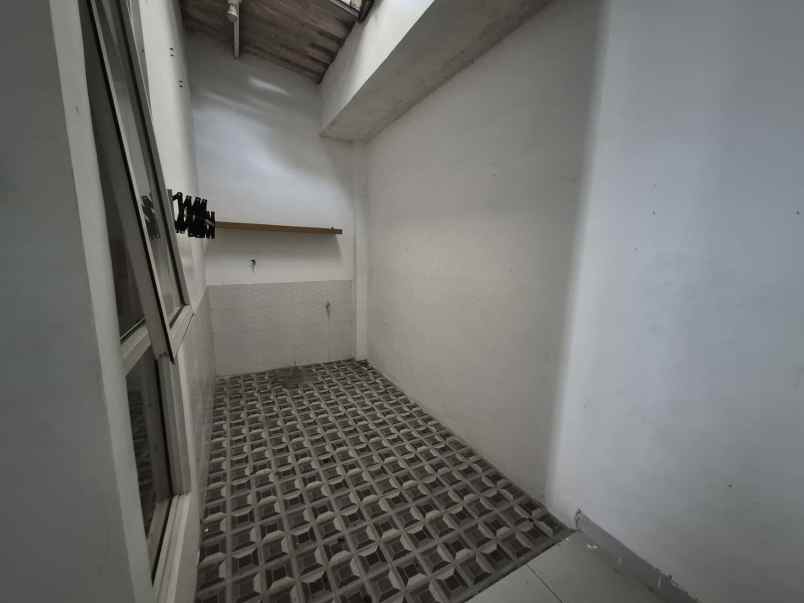disewakan rumah suvarna sutera cluster fedora