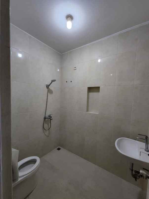 disewakan rumah taman mutiara pakuwon city