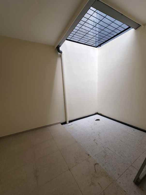 disewakan rumah taman mutiara pakuwon city