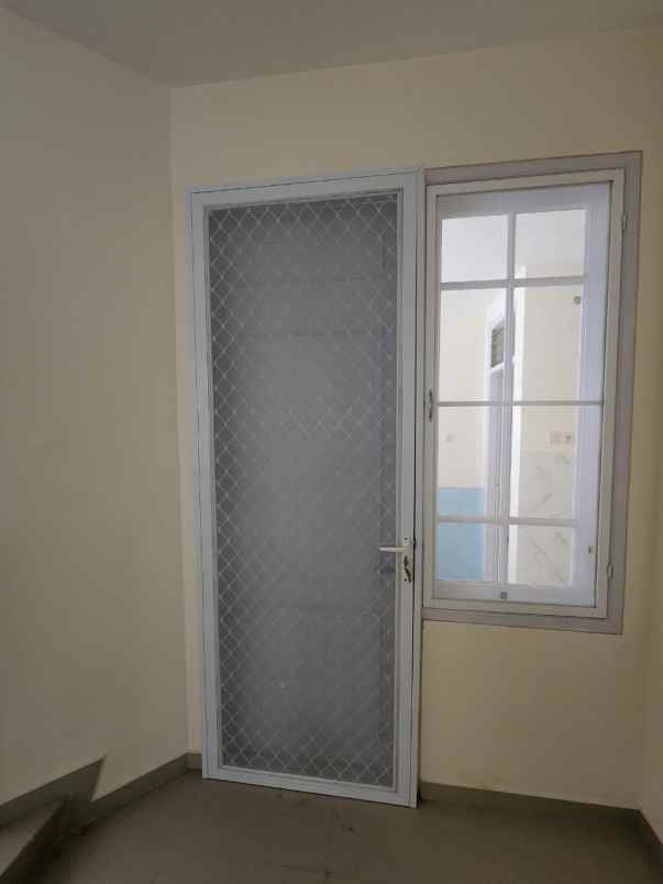 disewakan rumah taman mutiara pakuwon city