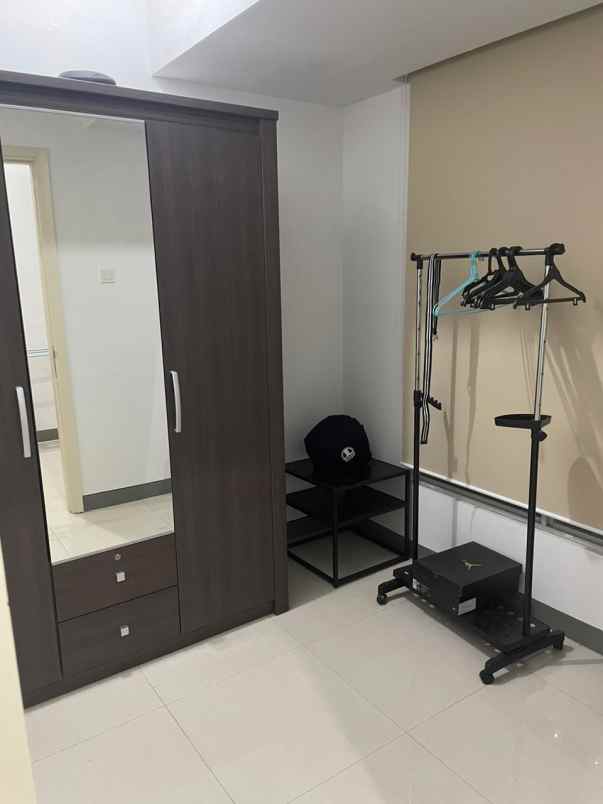 disewakan unit semi furnish di apartemen anderson