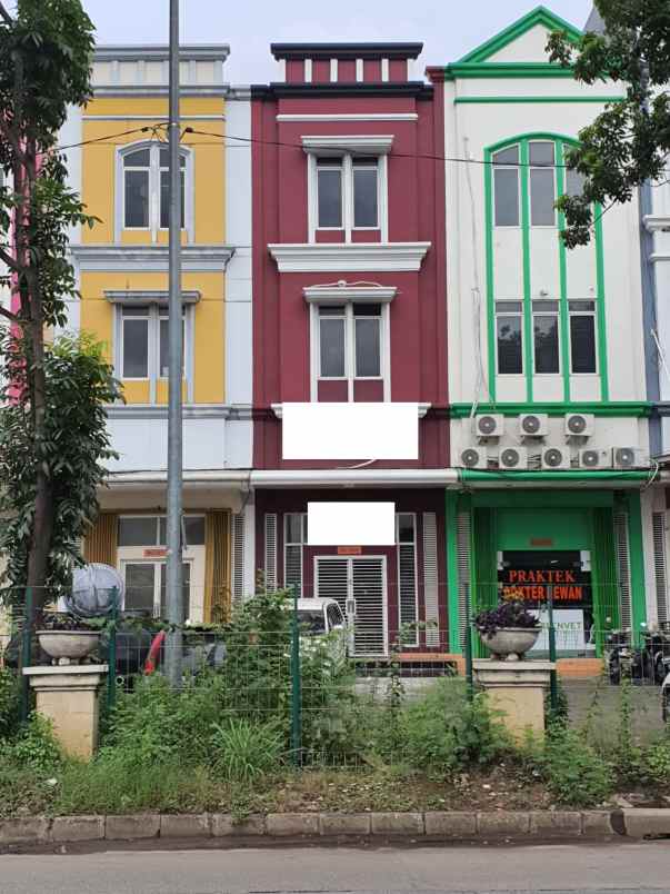 disewkan ruko royal gading square 3 lantai unit bagus