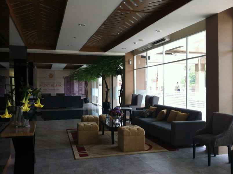 hotel jalan lapangan bola meruya