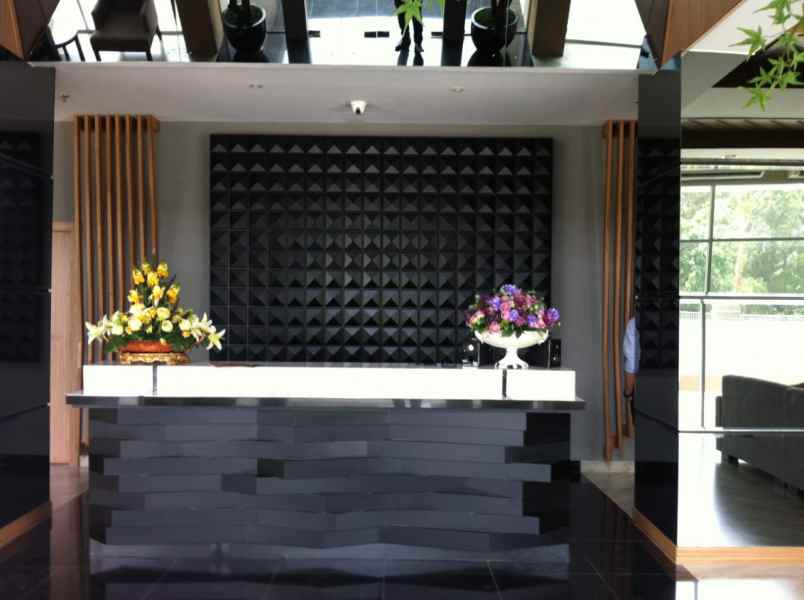 hotel jalan lapangan bola meruya