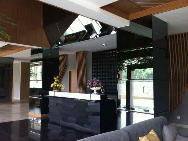 hotel jalan lapangan bola meruya