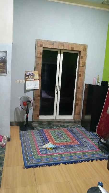 jual 2 unit rumah dengan 2 lantai hadap depan belakang