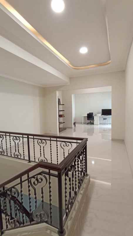 jual rumah hadap taman di kota wisata cibubur