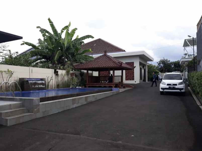 jual rumah mewah bagus di daerah sukamanah cianjur