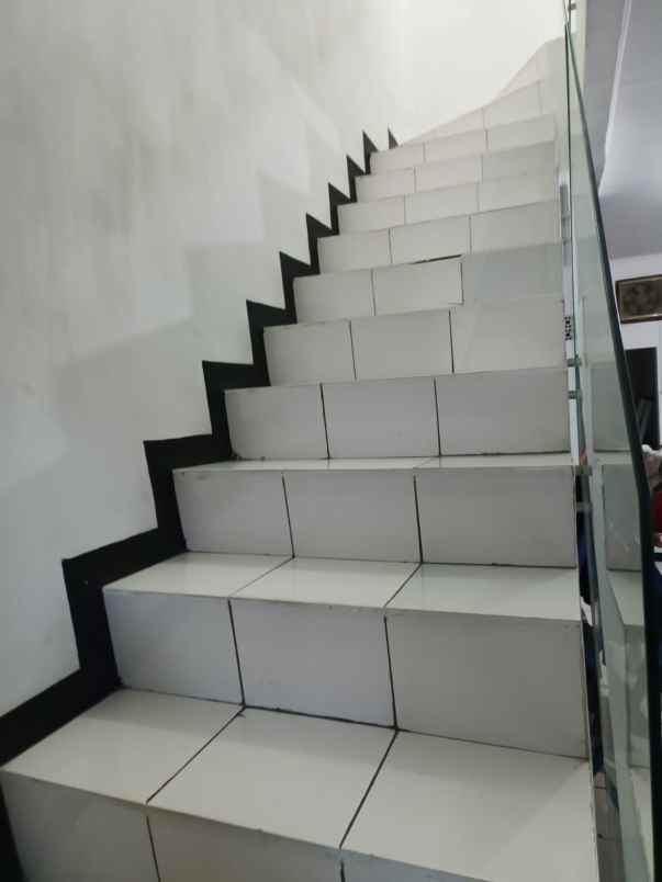 jual rumah taman palem lestari jak bar