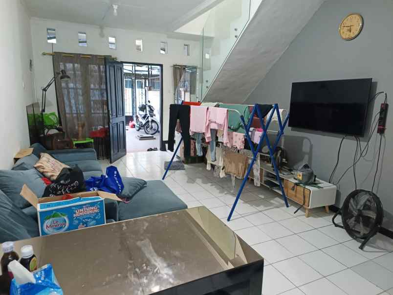 jual rumah taman palem lestari jak bar