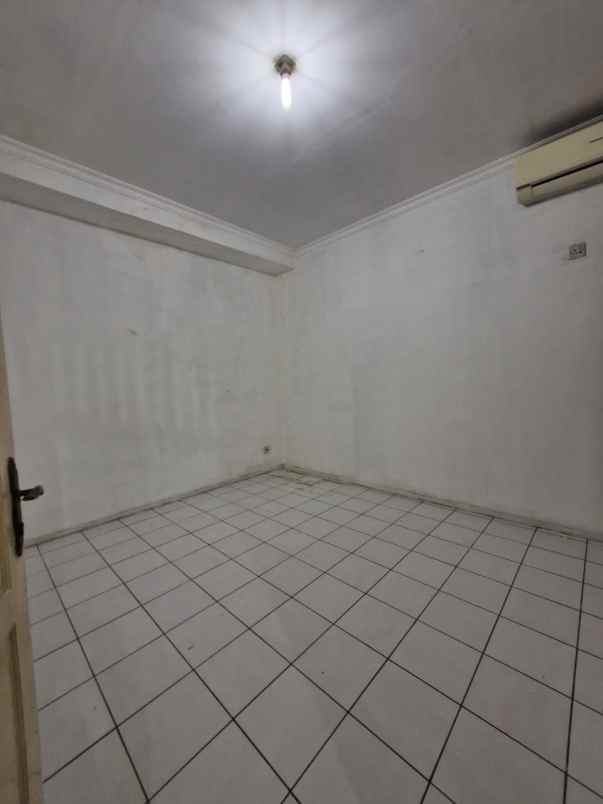 jual rumah taman surya 2 jak bar