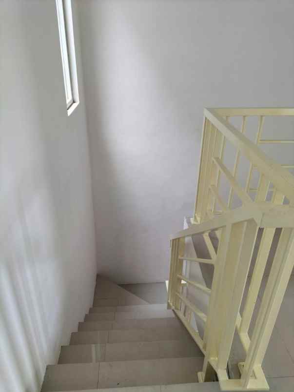 murah rumah mulyosari baru strategis minimalis