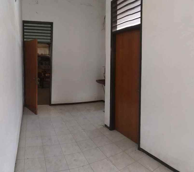 pabrik rokok luas dan strategis di wagir kota malang