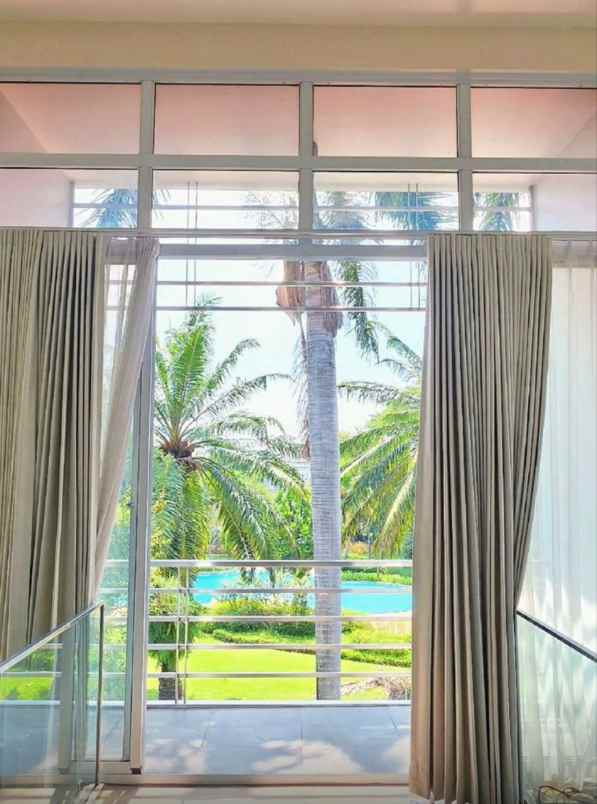 pakuwon indah villa bukit regency