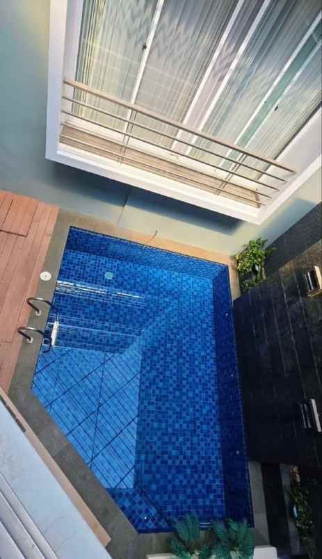 pakuwon indah villa bukit regency