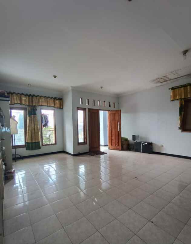 ruko 2 lantai siap pakai