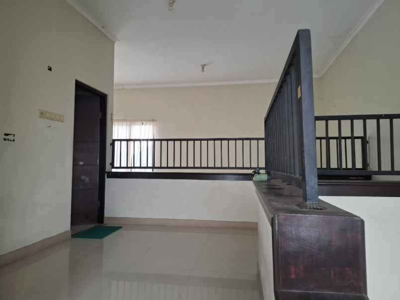 rumah 2 lantai di kaliwates jember