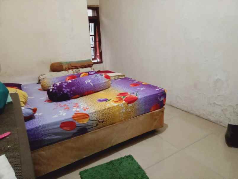 rumah 2 lantai nyaman aman dan strategis