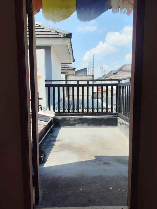 rumah 2 lantai siap huni di perumahan grand mahkota 1